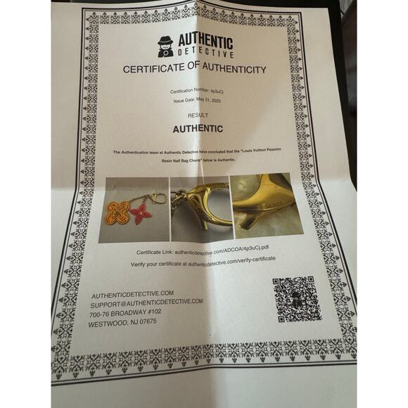 Louis Vuitton Resin Naïf Bag Charm in Jaune Passion w/Dustbag and COA - Picture 11 of 11